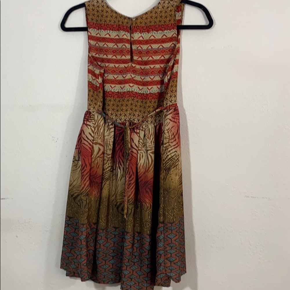 Patterned polyester dress - Picture 3 of 3